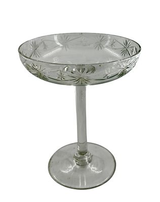 Ваза на высокой ножке. Антикварное русское граненое стекло. Россия, XIX - XX в. Возможно, завод 