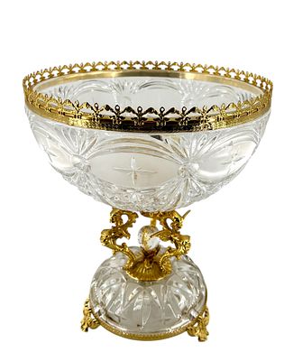 Ваза хрустальная, в позолоченной оправе. В превосходном состоянии. Без следов использования. 