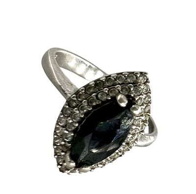 Перстень с камнями. Серебро 925 пробы, вставки. Вес - 3,29 гр.