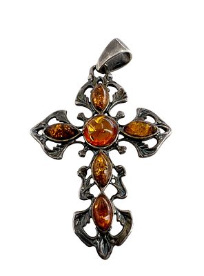 Крест нательный ажурный с инкрустацией янтарными вставками. Серебро 925 пробы. Вес - 7,16 гр. 
