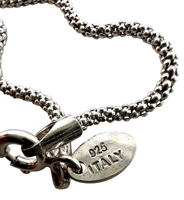 Цепь сложного плетения.
. Серебро 925 пробы. Вес - 3,03 гр. Длина 48 см.