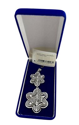 Ажурная подвеска с цепью. Серебро 925 пробы. Вес 6.81 гр. Италия. Размеры - 35*80 мм.