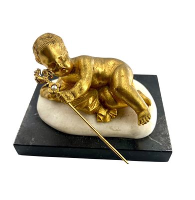 Настольная бронзовая фигура (пресс-папье) младенец со скипетром. Возможно Россия. Камень 