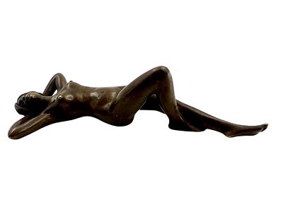 Стилизованная бронзовая женская обнажённая фигура авторской работы известного европейского 