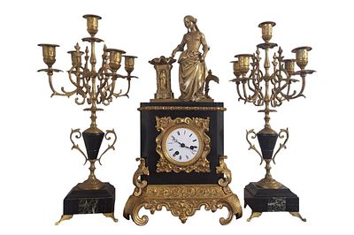 Каминные часы с канделябрами, Европа, конец 19- начало 20-го века Чистая бронза, не шпиатр. 