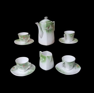 Фарфоровый кофейный сервиз из 10 предметов на 4 персоны. 1917-1930гг. Городницкий фарфоровый 