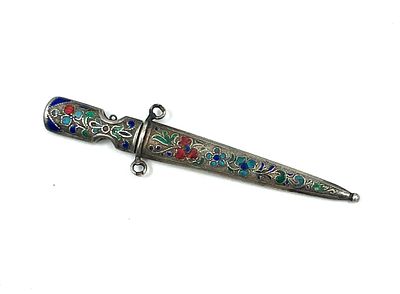 Кинжал (миниатюра) для заточки карандашей. Серебро, 84 пр, эмали. Россия, XIX век. Предмет в 