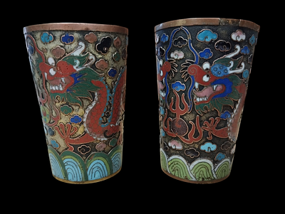 Стаканчики (2 шт). с драконами. Китай, XIX в. Медь, горячая эмаль. Высота 7,8 см. Диаметр 5,2 см.