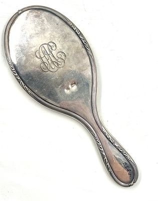 Зеркало. Серебро 84 пробы (чистый вес серебра 259 гр). 
Размеры 10*26 см.
