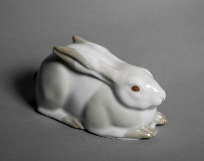 [Авторский экземпляр] Статуэтка "Кролик, заяц". СССР, Дулево, Е. Гатилова, 1940-50е гг. Фарфор 