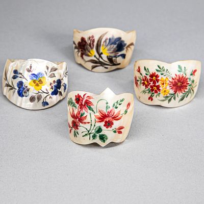[Редкость] 4 кольца для салфеток, украшенных цветами. Перламутр, роспись. Россия, кон. XIX - 