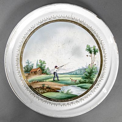 Поднос с живописной сценой "Охотник с собакой". Россия, Кузнецов, 1870-1889. Фаянс, роспись 