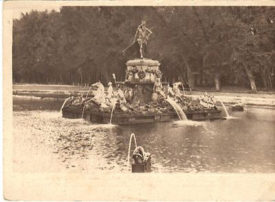 Петергоф. Верхний сад. Фонтан "Нептун", бронз. группа немецкого скульпт. Рихтера XVII в. 