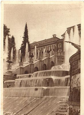 Петергоф. Нижний сад. Фонтаны центральной части Большого каскада, постр. в первой четв. XVIII в.