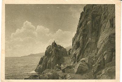 Крым. Ласточкино гнездо (с северной стороны). заломы углов.