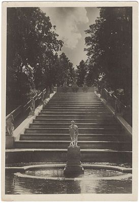 Петергоф. Фонтан "Золотая гора". Фото Баумнер С.Г. Изд. Фото-сектора Упр. Дворц. и Парк. 