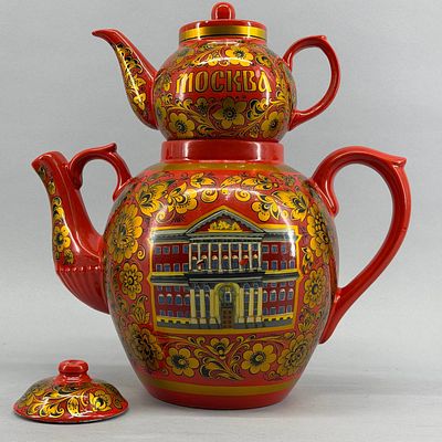 Набор из доливного и заварочного чайника "Москва" с изображением здания мэрии города Москвы. Дулево