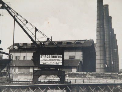 לוט 5 תצלומים ישנים וגדולים מוצמדים ללוחות קרטון, תצלומי מפעל יהודי Ets Rosenberg בפריז, צרפת. 