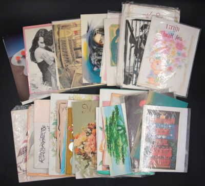 לוט כ-50 כרטיסי ברכה שונים, רובם נפתחים, נושאים שונים - אמנות, רומנטיקה, ילדים, צמחים, חגים 