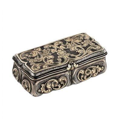 Russian silver snuffbox with gold decor. Mid 19th century. Silver snuffbox with applied gold 
