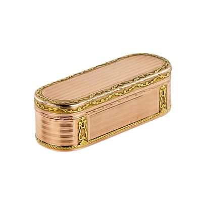 Snuffbox in two-tone gold. France. The turn of the 19th-20th centuries. Strict and elegant 