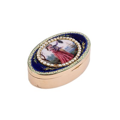 Gold and enamel snuffbox, circa 1795. Small, gold snuffbox, oval shape with enamel painting and 
