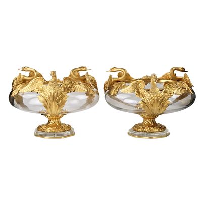 Pair of round vases in cast glass and gilded bronze with swans motif. France 20th century. A 