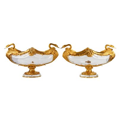 Pair of oval vases in cast glass and gilt bronze, with swan motif. France 20th century. Pair of 