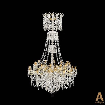 Chandelier for 25 candles. 19th century. A grandiose hall chandelier of gilded bronze with a 