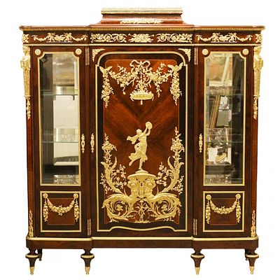 Fran&ccedil;ois Linke - Mahogany and gilded bronze display case. Francois Linke, . France, late 19th century. 