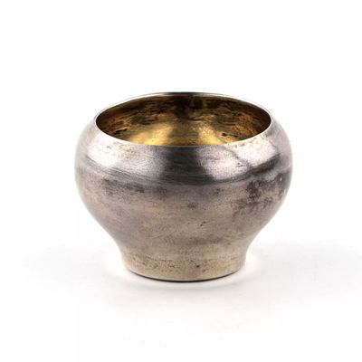 Russian silver salt shaker in the form of a cast-iron. The original silver salt shaker in the 