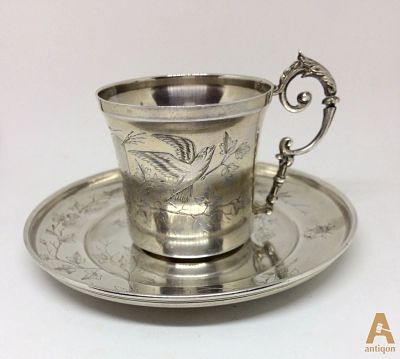 Coffee cup with saucer. Coffee cup with saucer in the original box. Total weight of 136 gr. 
