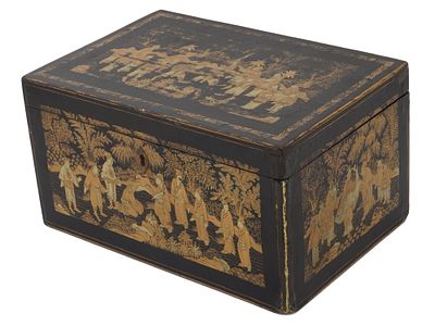 ANTIQUE 19TH CEN CHINESE EXPORT PAINTED WOOD TEA CADDY. An antique 19th century Chinese export 