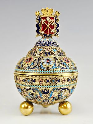 RUSSIAN SILVER CLOISONNE ENAMEL ST PETERSBURG BOX. A Russian gilt silver trinket box. Globe