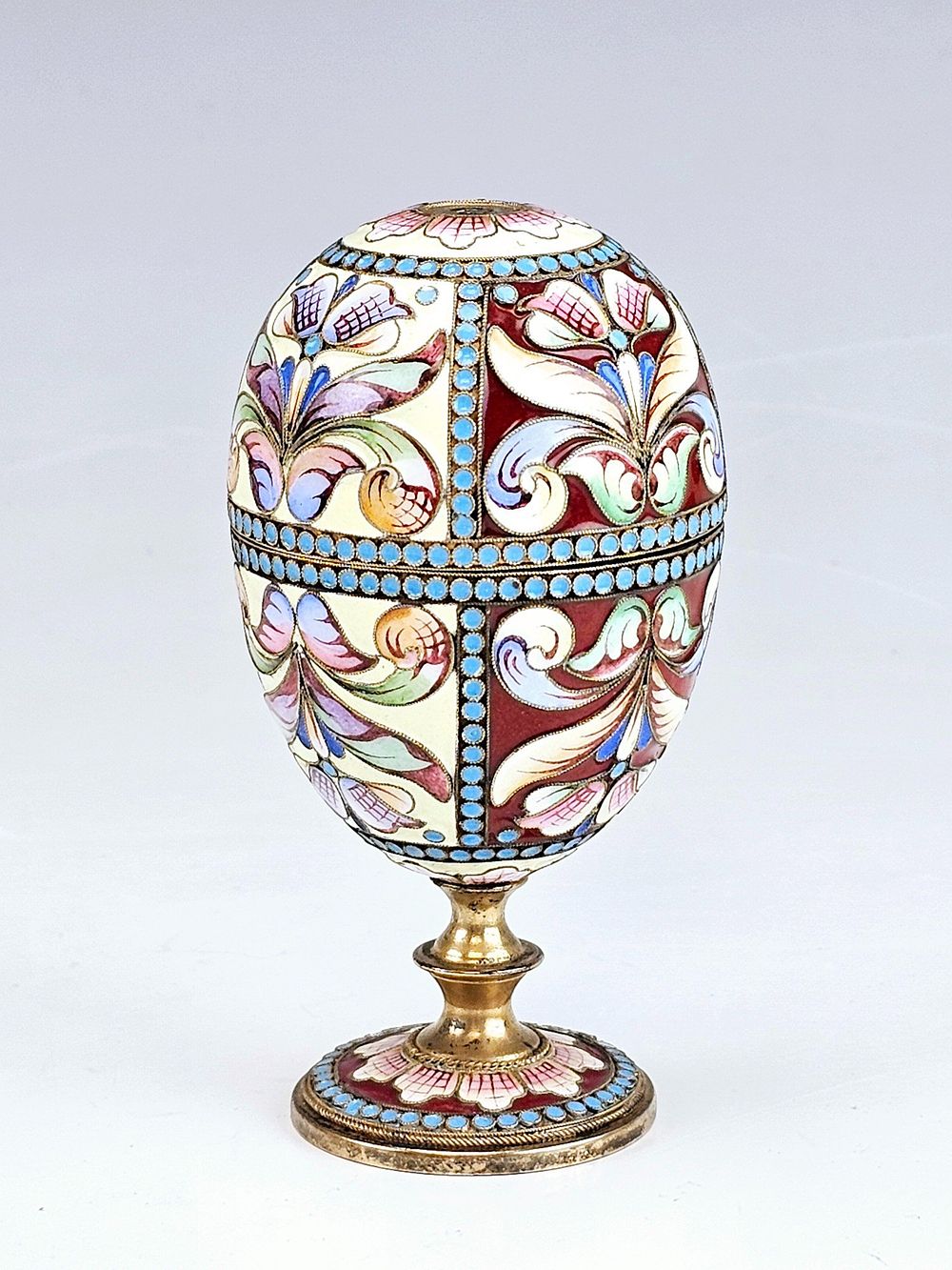 RUSSIAN 84 GILT SILVER SHADED ENAMEL EASTER EGG. A Russian gilt silver shaded enamel Easter egg 