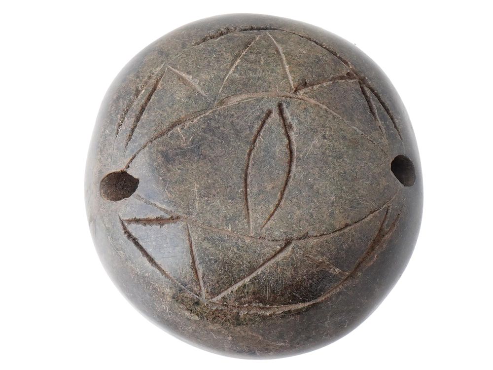 ANCIENT SYRIAN MIDDLE EASTERN STEATITE STONE STAMP. An ancient Syrian Middle Eastern hand carved 