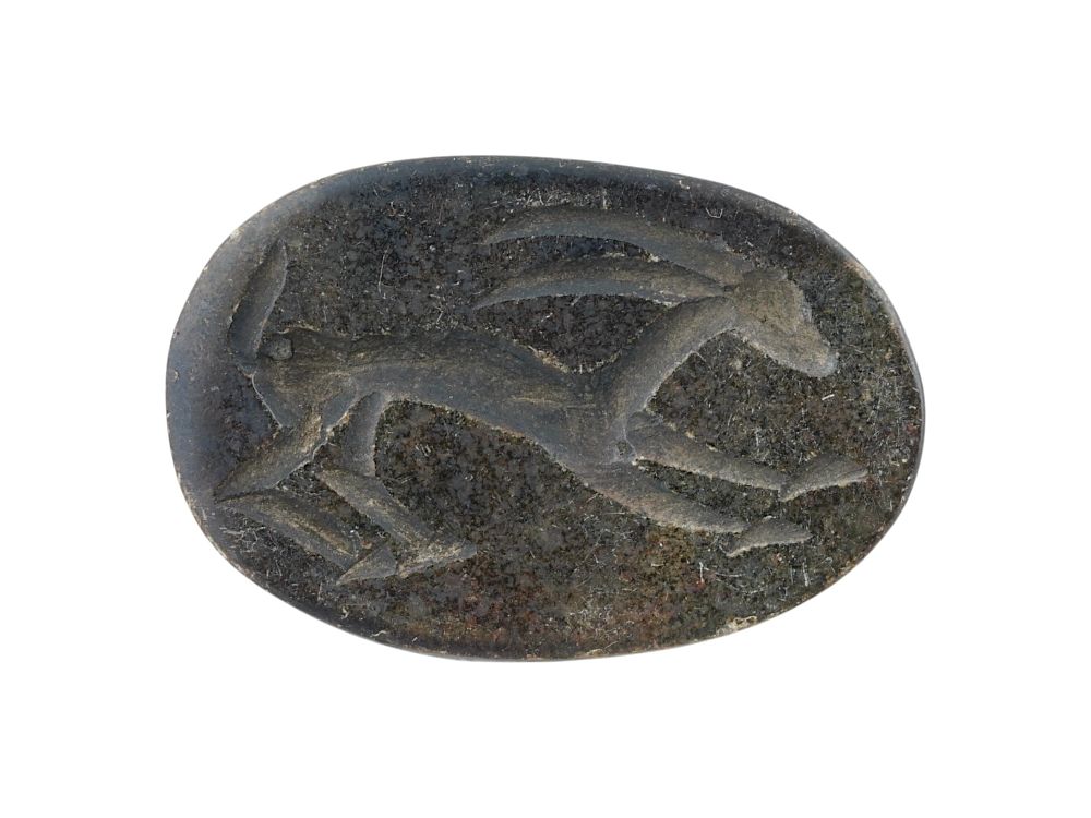 ANCIENT SUMERIAN STEATITE SEAL STAMP 3000 TO 2000 BC. An ancient Sumerian rounded hand carved 