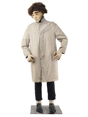LARGE VINTAGE 1980S PAPIER MACHE SCULPTURE OF MAN. A very fine quality life-sized sculpture of a 