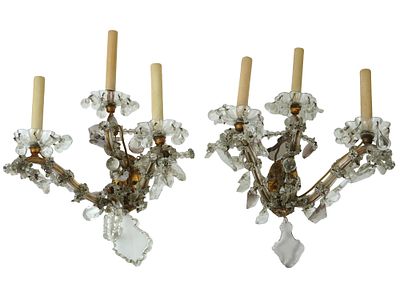 PAIR OF ANTIQUE AUSTRIAN CRYSTAL GLASS LIGHT SCONCES. A pair of antique Austrian Crystal glass 