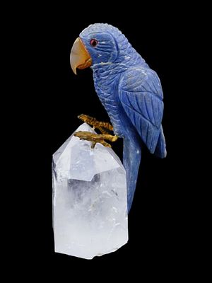 LAPIS LAZULI PARROT FIGURINE ON MILKY QUARTZ BASE. A vintage carved lapis lazuli figurine 