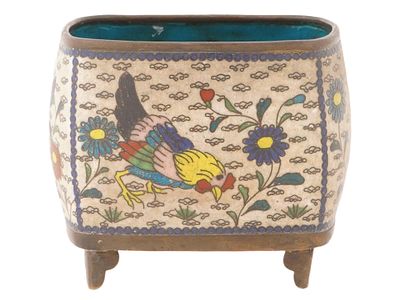 ANTIQUE JAPANESE ROOSTER CLOISONNE ENAMEL PLANTER. A Japanese copper planter with cloisonne 