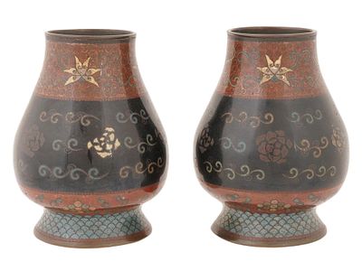 PAIR OF ANTIQUE JAPANESE MEIJI CLOISONNE ENAMEL VASES. A pair of antique Japanese Meiji era 