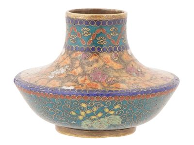 ANTIQUE CHINESE CLOISONNE ENAMEL VASE W FLORAL MOTIFS. An antique Chinese enamel vase, executed 