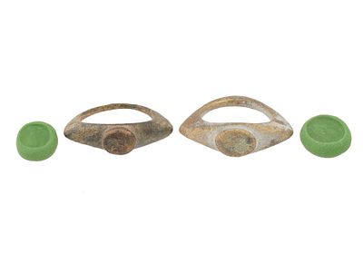 TWO ANCIENT ROMAN BRONZE SIGNET RINGS 100 TO 300 AD. A lot of two ancient Roman bronze signet 