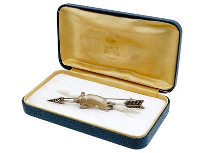 RUSSIAN SILVER AND DIAMOND BOAR ARROW PIN BROOCH. A Russian silver arrow-shaped pin brooch. The 