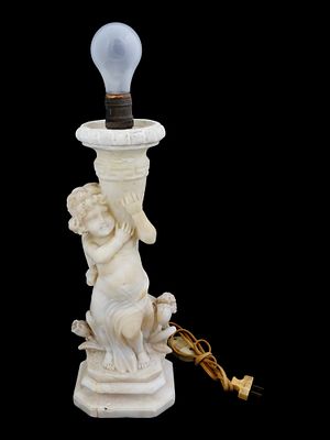 EUROPEAN CHERUB FIGURAL DESIGN ALABASTER DESK LAMP. A European, probably Italian or French 