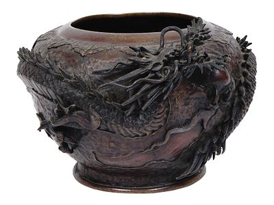 JAPANESE MEIJI PERIOD BRONZE DRAGON HIBACHI BOWL. A fine and rare antique Japanese Meiji period 