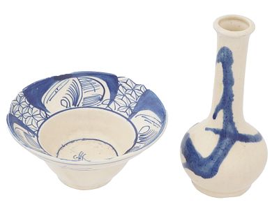 ANTIQUE CHINESE QING BLUE AND WHITE PORCELAIN WARE. A lot of two antique Chinese porcelain 