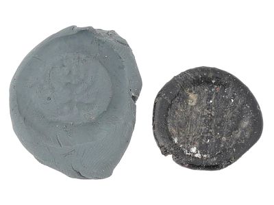 ANCIENT ROMAN GLASS MENORAH MEDALLION 100 TO 300 AD. An ancient Roman glass cameo medallion 