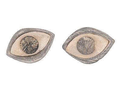 PAIR OF ANCIENT CARVED STEATITE EYES OF SEPARATE PARTS. A pair of ancient carved steatite eyes 